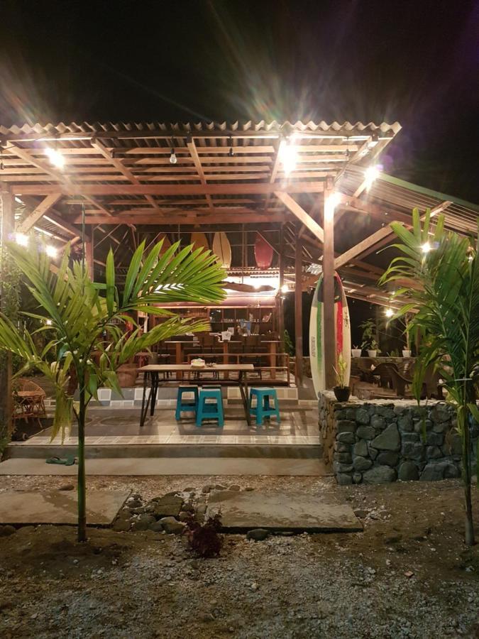 Amban Beach House Manokwari Exterior foto